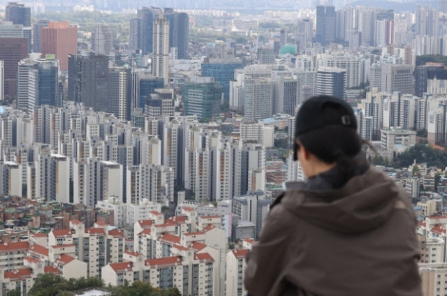 “집 매수 엄두가 안나요”…내 월급 절반 대출 갚아야 서울 중간 집 산다 “집 매수 엄두가 안나요”…내 월급 절반 대출 갚아야 서울 중간 집 산다