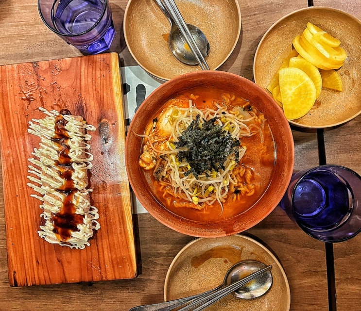  수원 수원역 맛집 매운라면 전문점 추억의 빨계떡 틈새라면