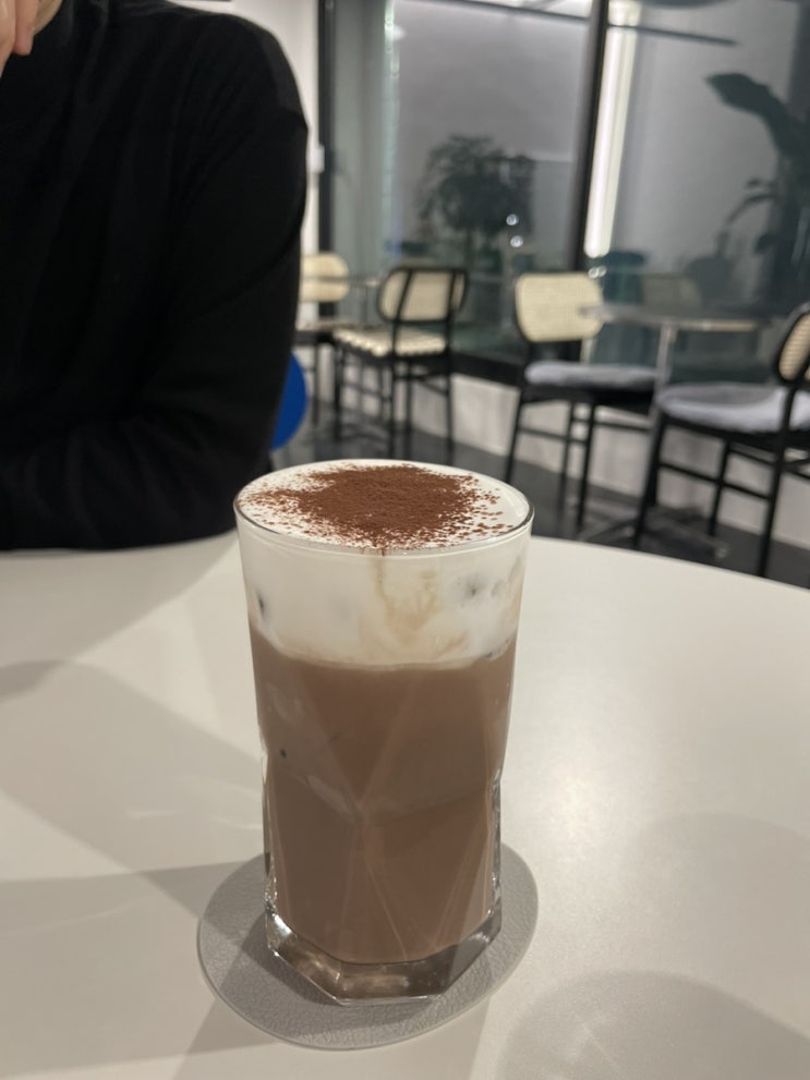  [CONERO-코네로] 초콜릿 라떼 대존맛, 쑥라떼 맛있게 먹는 법-천안 쌍용동 인테리어가 예쁜 카페