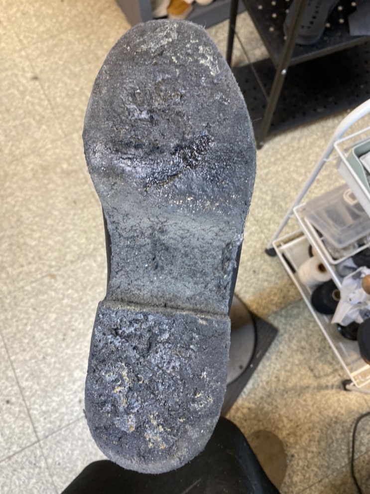 르메르 차이나 로퍼 크레페솔 비브람 밑창보강 교체 가죽케어_블랙샤인잠실 르메르 차이나 로퍼 크레페솔 비브람 밑창보강 교체 가죽케어_블랙샤인잠실