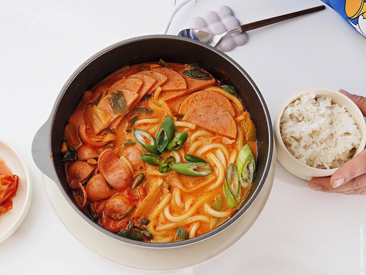  맛 보장 간편식 저녁메뉴추천 청정원 호밍스 햄고기듬뿍 부대찌개