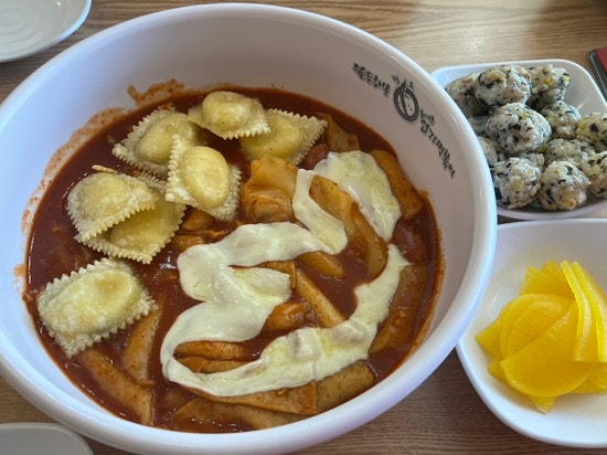  동대문 엽기 떡볶이 홀에서 2인 엽떡 먹고 왔어요! / 2인 엽떡, 참치마요밥, 바삭치즈만두 / 2인 엽떡 가격, 주문 조건, 재료 등