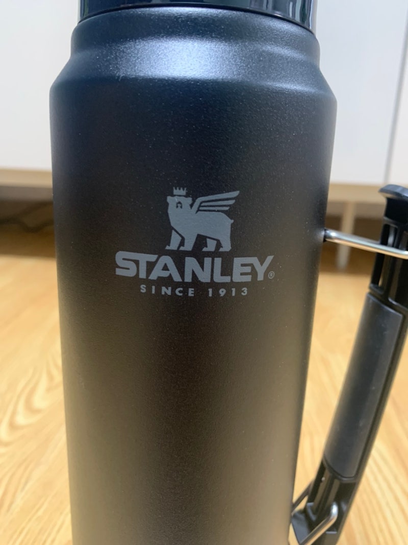 [스탠리(Stanley) 클래식 보온병 1리터] / 내돈내산 / 물이 계속 뜨거워요