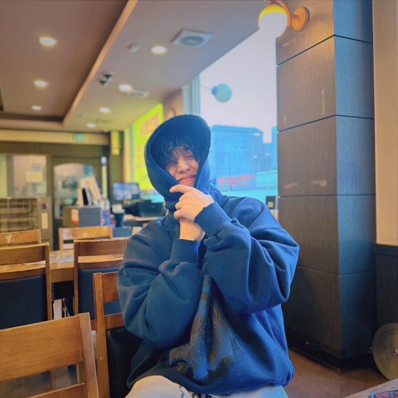 SEVENTEEN S.COUPS Instagram (2023年1月4日): S.COUPS的個人色彩絕對是烤肉店！