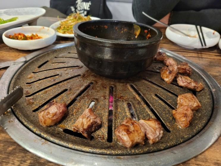집앞 돼지고기 전문점 뜨돈 집앞 돼지고기 전문점 뜨돈