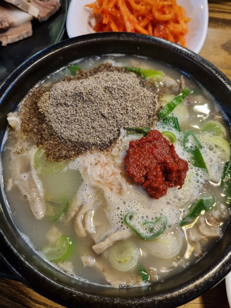  [경기 구리시 수택동] 풍년순대국밥 - 순대국밥 머릿고기
