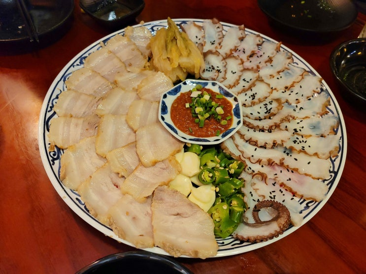  [대연동 술집 공백] 고풍스러운 인테리어 맛있어서 1인 1안주 했어요
