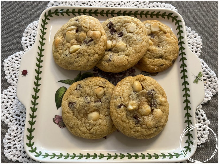  쫀득한 마카다미아 초코 쿠키 Macadamia Nut Chocolate Cookies recipe