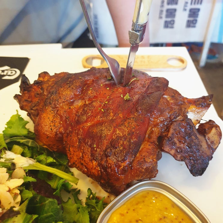  유미마트 - 전국 최고의 강동구 천호동, 강동역 슈바인학센 맛집!