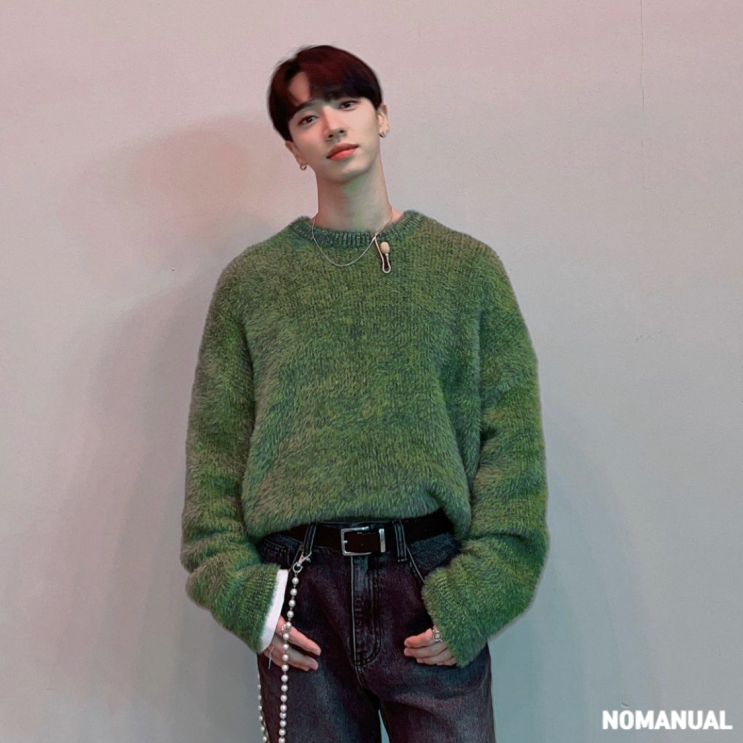  노매뉴얼 헤어리 니트 이기광 니트 착샷
