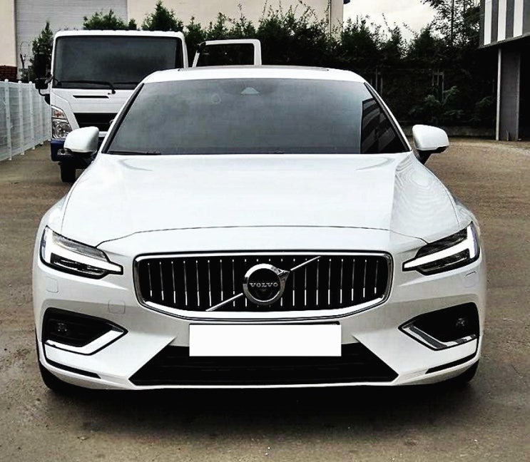  볼보 S60 3세대 중고 훌륭하게 빠진 내부