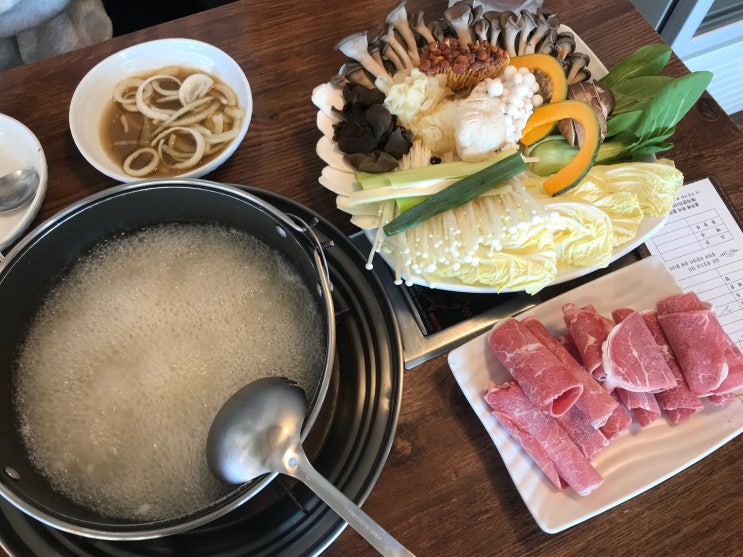  기흥호수 버섯샤브샤브 사골육수의 깊은 맛집