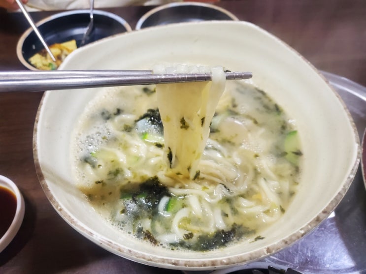 수유 강북구청 맛집. 수유 항아리손칼국수. 성게칼국수.해물파전.왕만두.바다향 가득 칼국수 맛집.제로페이 가능.