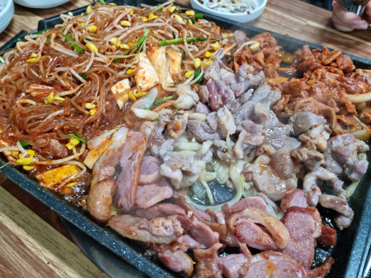  울진군 죽변 '흙시루'에서 저렴한 가격으로 (훈제, 로스, 주물럭) 세 가지 오리고기를 즐겨보자