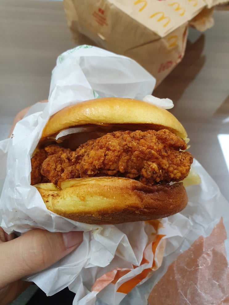  맥도날드 맥크리스피 디럭스 버거 후기
