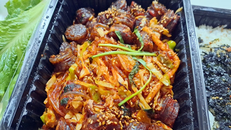 좀비곱창의 순대볶음을 배달로 먹어보았습니다. 좀비곱창의 순대볶음을 배달로 먹어보았습니다.