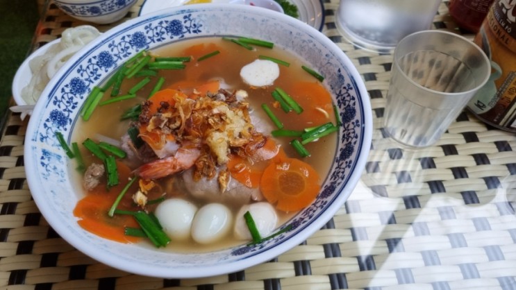 신사역 베트남 음식점 콴안다오 - 호띠우 쌀국수 & 반미 후기