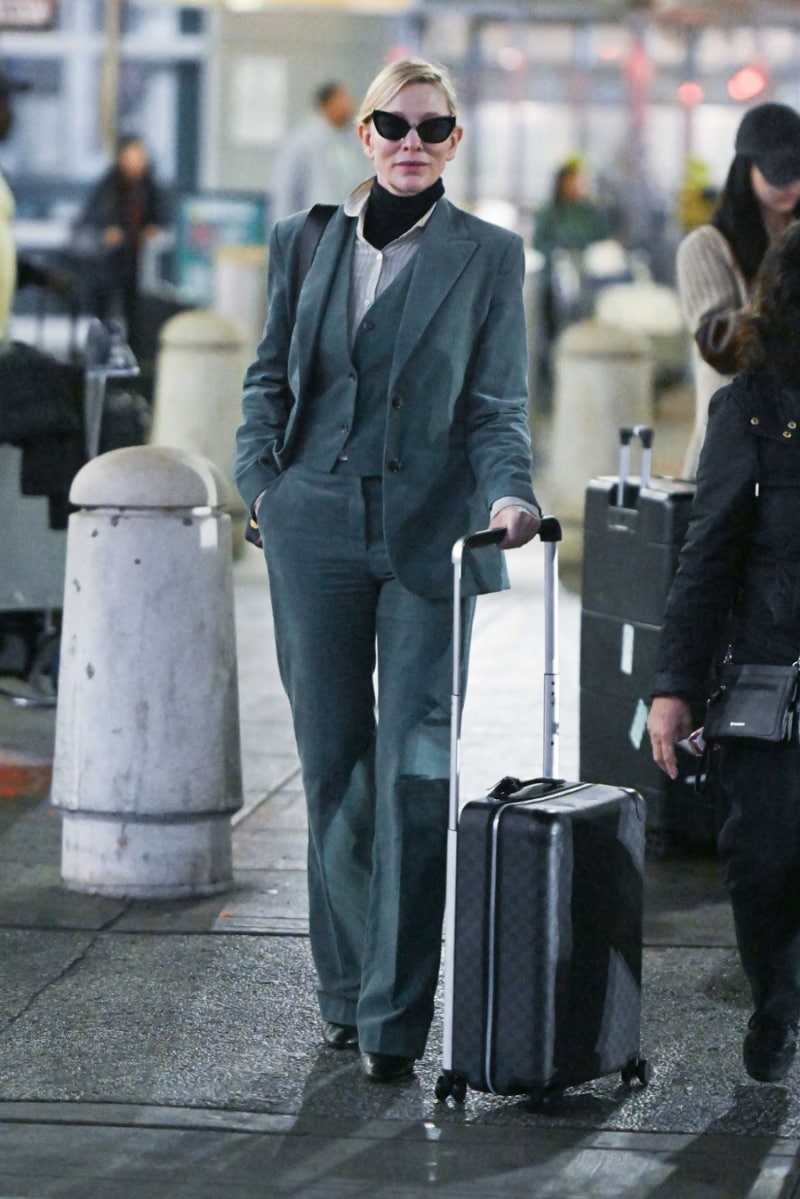 엠마스톤/제니퍼로렌스/로버트패틴슨\u0026수키워터하우스/안젤리나졸리/벤애플렉/카이아거버\u0026오스틴버틀러/브래들리쿠퍼/레오나르도디카프리오/케이트블란쳇/라이언고슬링/헤일리비버/켄달제너  外 : 네이버 블로그, image size:800x1199