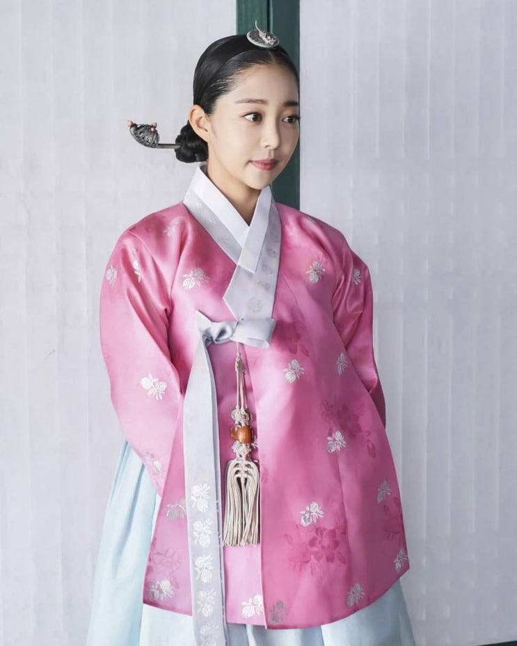 '슈룹' 김가은, 예쁜 외모로 길거리 캐스팅에서 사기 당한 중학생의 최근 반전 근황 '슈룹' 김가은, 예쁜 외모로 길거리 캐스팅에서 사기 당한 중학생의 최근 반전 근황