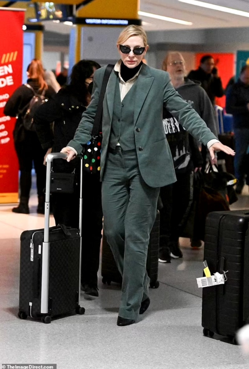 엠마스톤/제니퍼로렌스/로버트패틴슨\u0026수키워터하우스/안젤리나졸리/벤애플렉/카이아거버\u0026오스틴버틀러/브래들리쿠퍼/레오나르도디카프리오/케이트블란쳇/라이언고슬링/헤일리비버/켄달제너  外 : 네이버 블로그, image size:800x1184