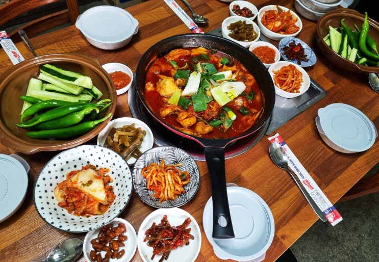  캠핑요리로 좋은 간편식 오뚜기 닭볶음탕 양념 / 햄 / 참치로 차리는 한끼 식사!!