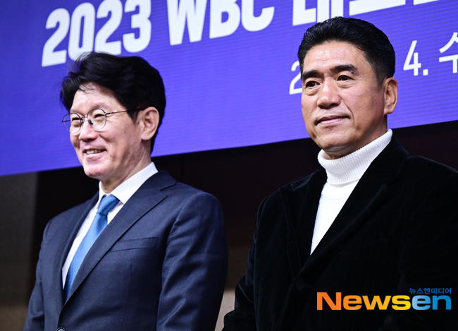 (스포츠, 뉴스)‘WBC 명단 확정’ <b>이강철 감독</b> “월드컵 보면서... 