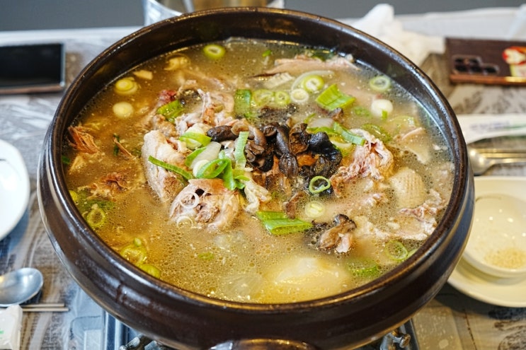  대관령 맛집 청기와 능이오리백숙의 맛에 빠져봅니다.