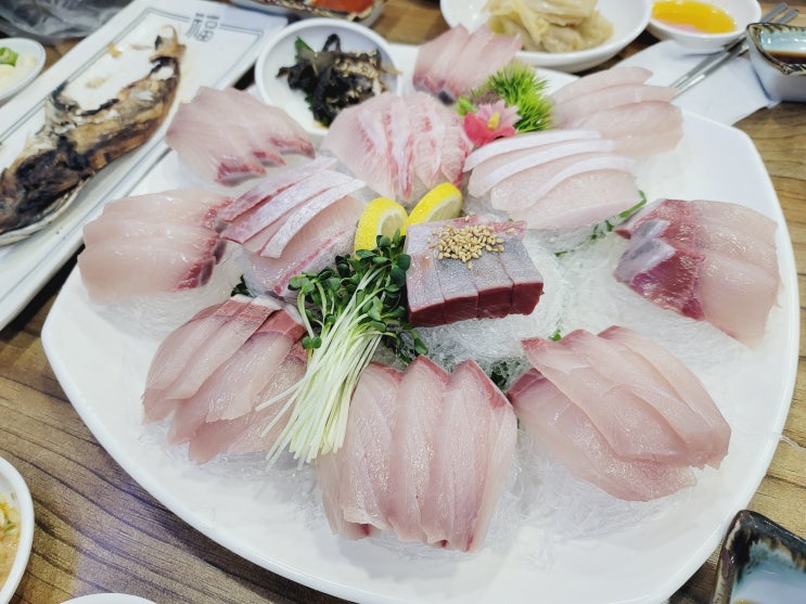  봉천동 맛집 딱좋아 회수산 대방어에 소주한잔
