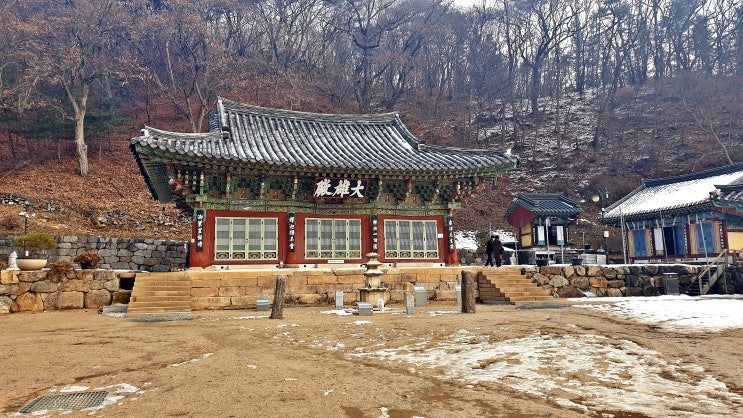 서운산 청룡사...오랜기간 보수를 끝낸 청룡사 대웅전, 3층석탑