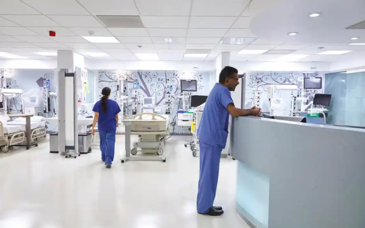 공개: NHS 신탁은 환자들에게 개인적으로 가서 병원 대기열을 뛰어넘을 수 있다고 말합니다 공개: NHS 신탁은 환자들에게 개인적으로 가서 병원 대기열을 뛰어넘을 수 있다고 말합니다