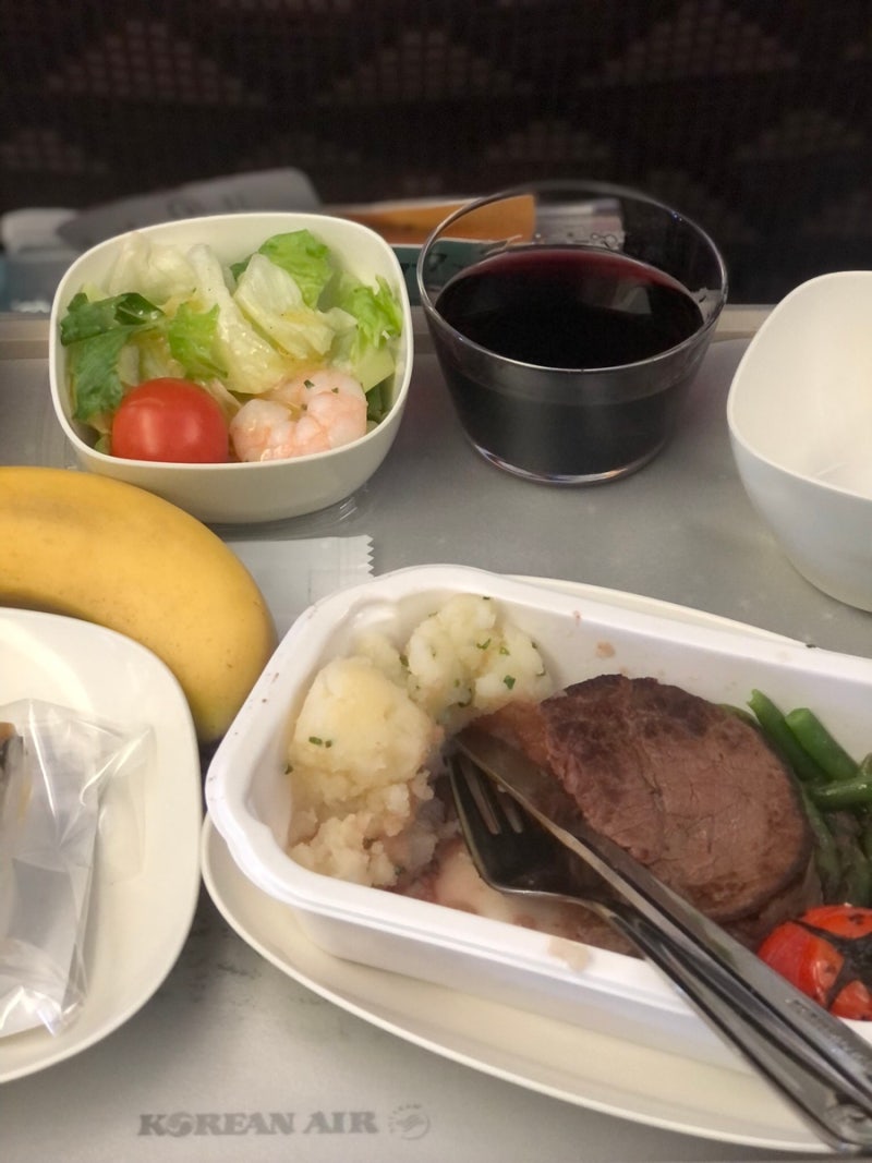 이코노미에서 스테이크 썰기🍴 대한항공 특별기내식 글루텐제한식, 먹다가 끝난 인천-런던 유럽 노선 비행 : 네이버 블로그