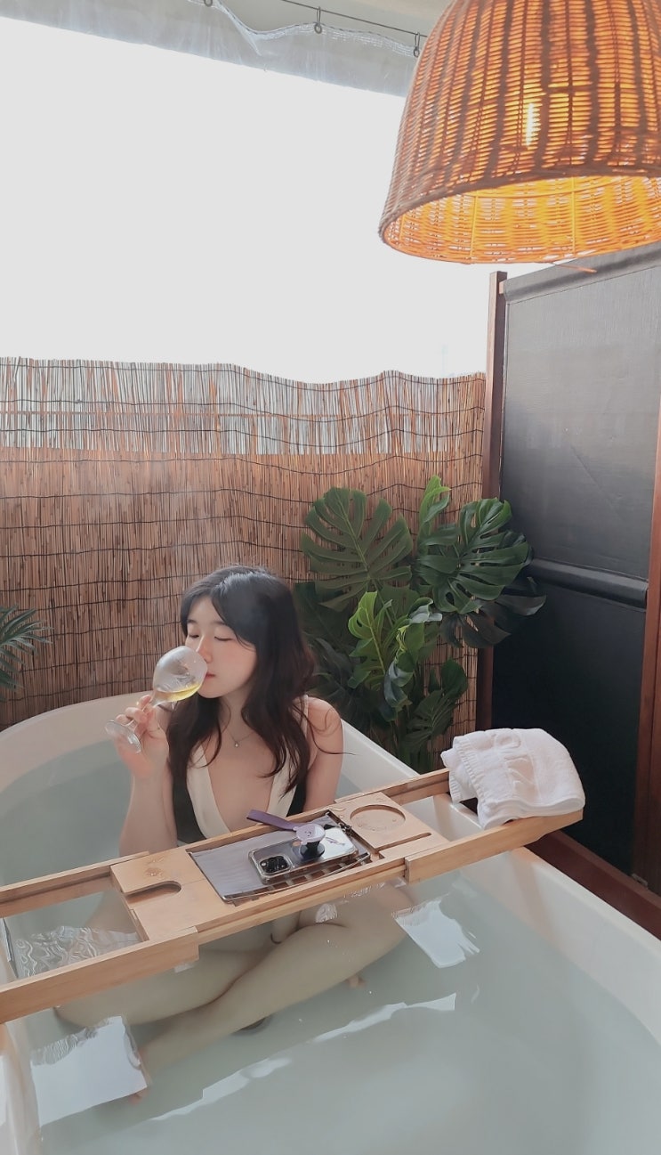  경북펜션 애견동반 풀빌라 통유리창 뷰가 대박인 자쿠지 감성숙소 까사로마