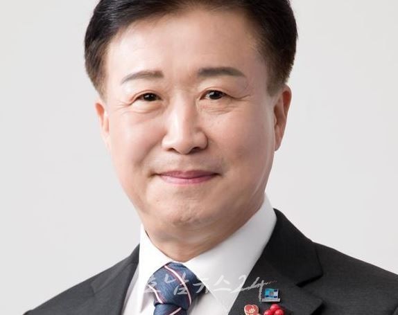  민선 8기 정기명 여수시정 조직개편 후 첫인사 ‘6개월짜리 총무과장’ 혼자만 4급 승진 꿰 차 ‘자기인사’ 빈축 사나?(제1보)
