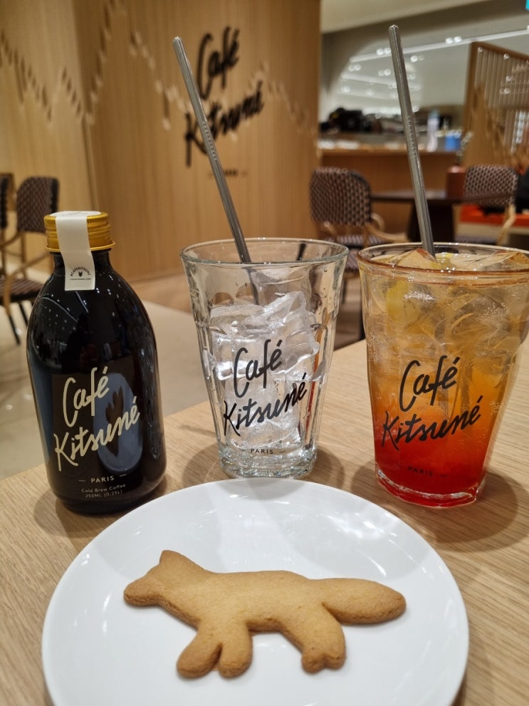  부산 메종키츠네 카페 '카페키츠네' 신세계백화점 센텀시티점 + 짱구 팝업스토어