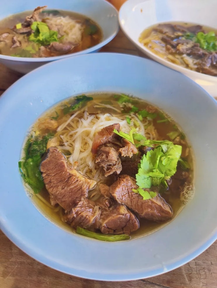  치앙마이 여행 간단히 먹기 좋은 재방문 올드타운 맛집 모음(블루누들, 쿤캐주스, 팟타이맛집 등)