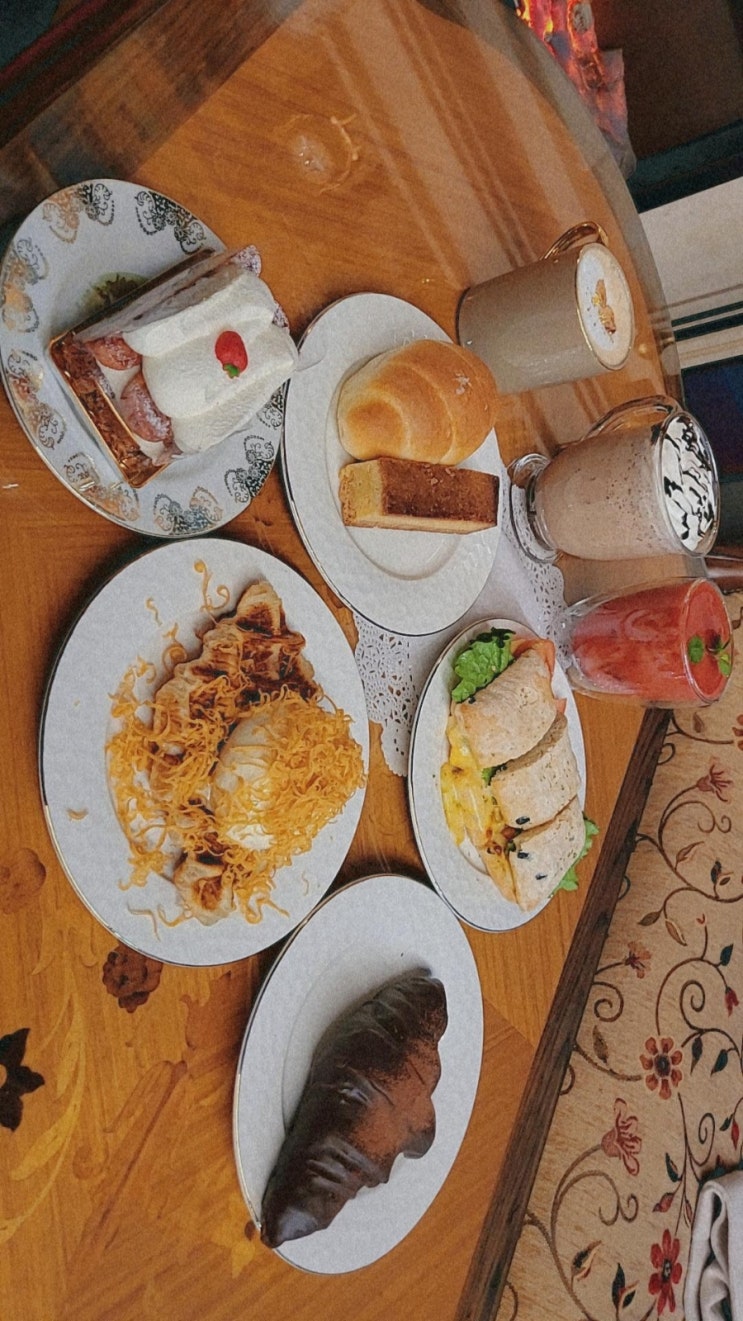  [경산 진량 카페] 라스칼라 : 엔틱 소품이 많은 신상 초 대형 카페