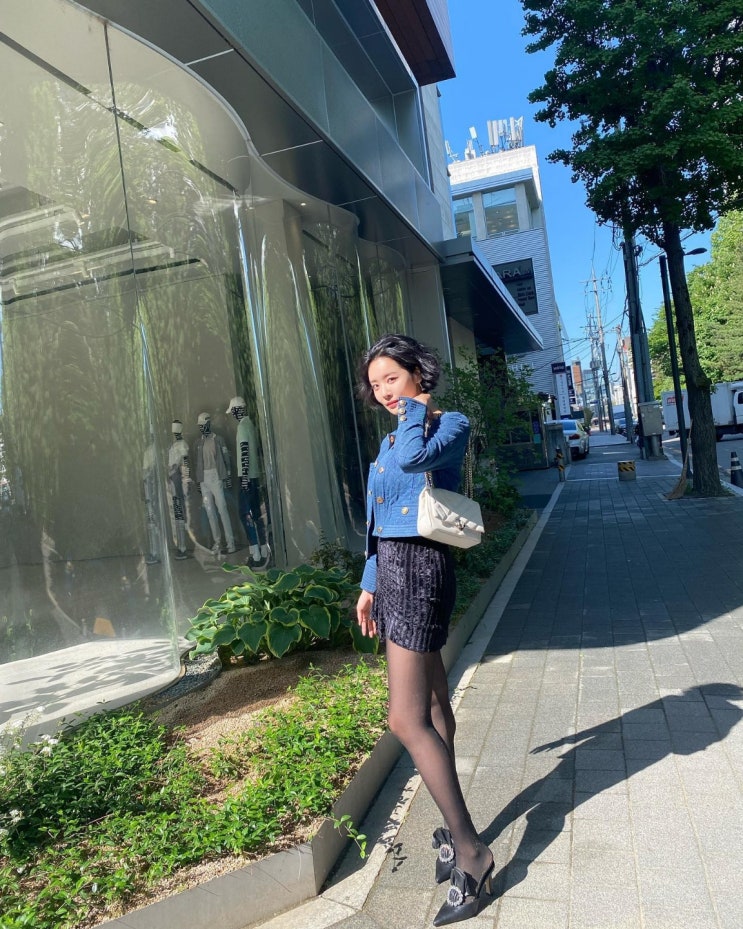 '더 글로리' 최혜정 역에 과몰입한 차주영, 허세 가득한 쇼핑 의상 포즈...섬뜩한 댓글 두 개 달려 '더 글로리' 최혜정 역에 과몰입한 차주영, 허세 가득한 쇼핑 의상 포즈...섬뜩한 댓글 두 개 달려