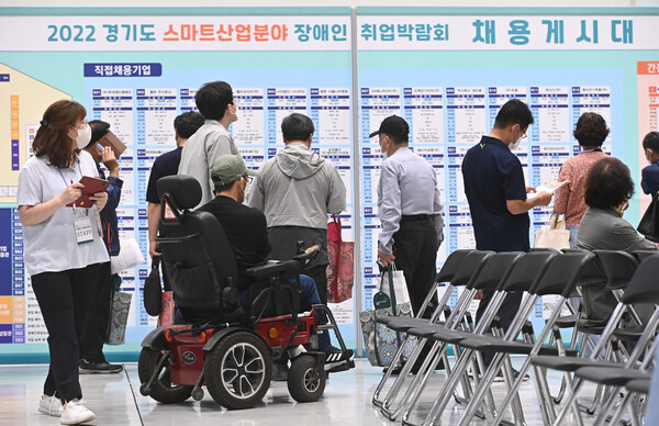 장애인 일자리 늘리는 일본, 한국과 다른 점은? 장애인 일자리 늘리는 일본, 한국과 다른 점은?
