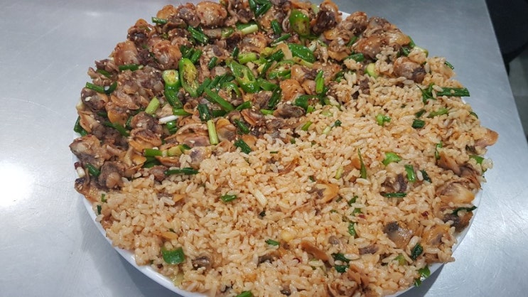  [강원도 속초] 속초 중앙시장 투어 엄지네 포장마차(홀 o/포장 o), 만석닭강정(포장 o), 새롬 맛집(포장 o), 사월이네(홀 o/포장 o), 남포동 찹쌀 씨앗호떡(포장 o)