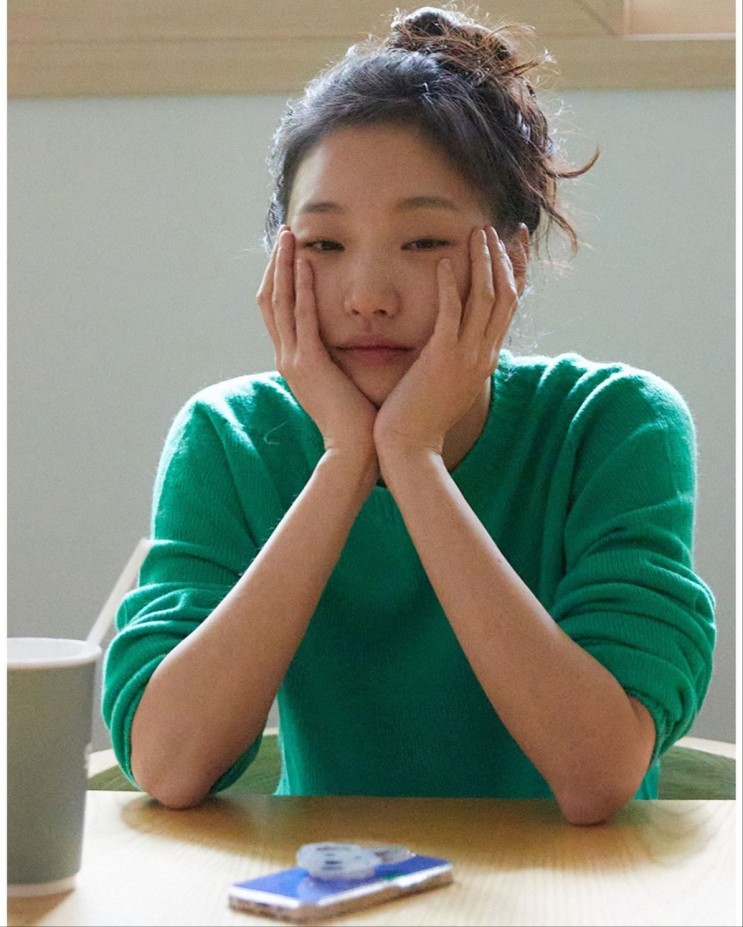 배우 김고은, "우리 월이랑" 반려견 월이와 소소한 일상 공유...뽀뽀로 격한 애정 듬뿍
