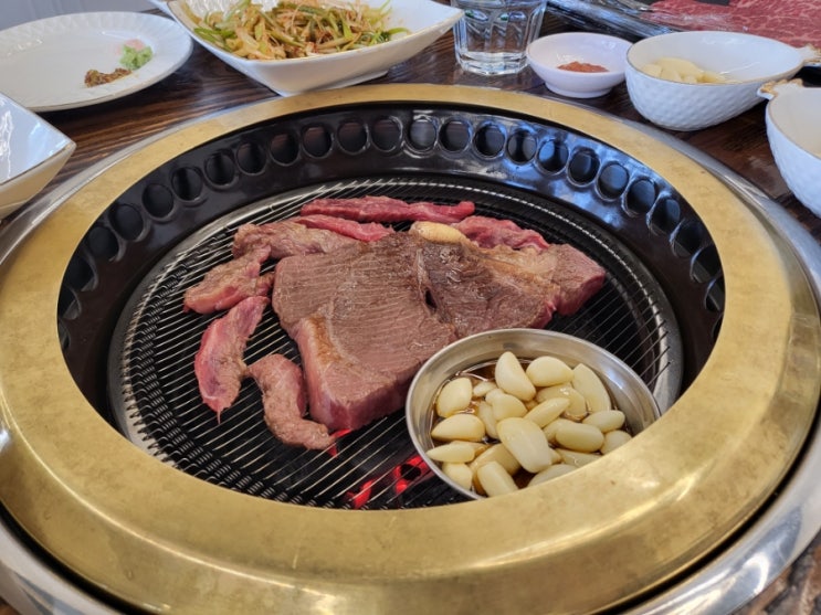  상차림비 아깝지않은 금호로 140 정육식당 가족외식장소 추천