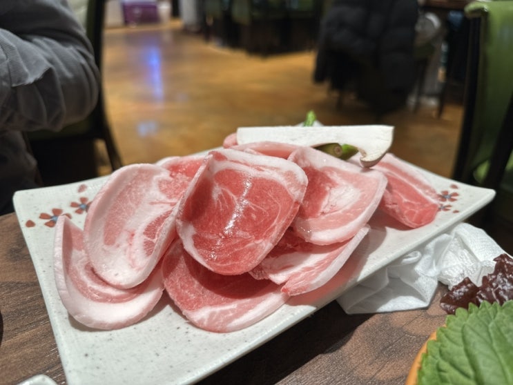  롯데 타임빌라스 맛집 금나래식당 의왕백운호수점 돼지차돌