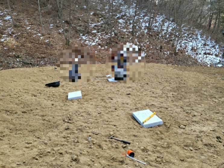 2023년 김천시 부항면 파천리 강릉유공 가족묘원조성작업 비석 상석 축대 잔디조성 2일차공사 고인돌장묘개발장의사