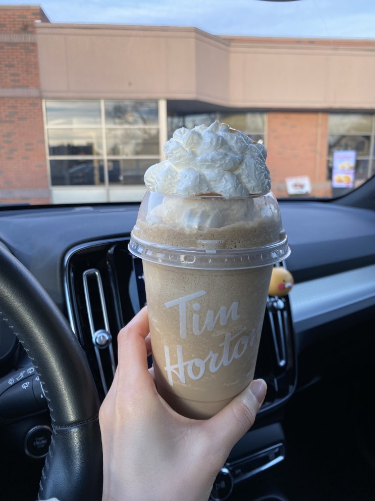 [미국 일상] 프랜차이즈 뿌수기 (2) 팀 홀튼 (Tim Hortons) : 캐나다 국민 카페 & 도넛