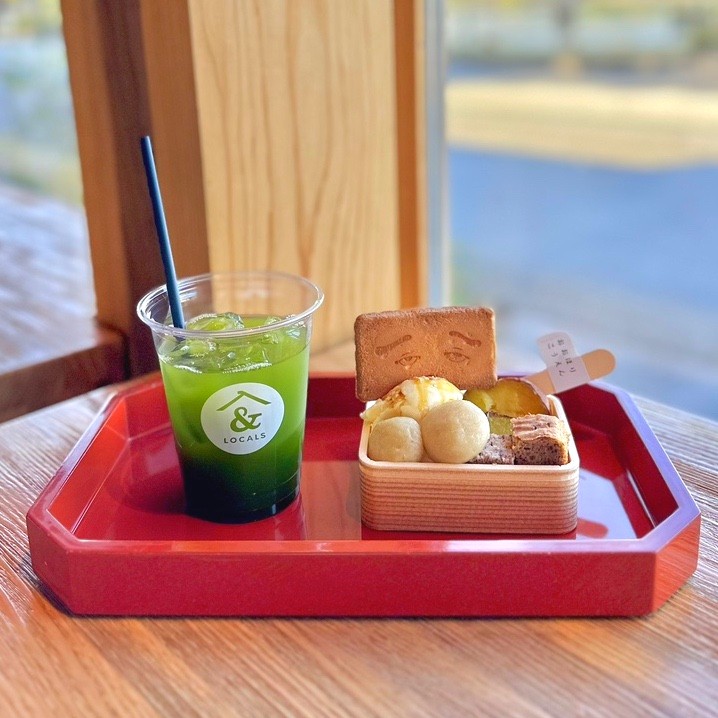 후쿠오카 오호리공원 카페 &locals 앤드로컬스 간단한 점식식사와 디저트를 맛볼 수 있는 곳