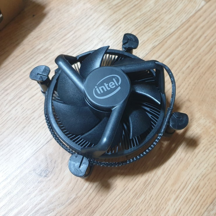  lga1200 lga115x (1155 1151 1150 1156) 인텔 기본 정품 쿨러 교체 시 호환 여부