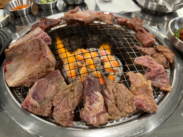  [신사] 양념게장이 나오는 구워주는 신사역 고기집, 가로수그곳2