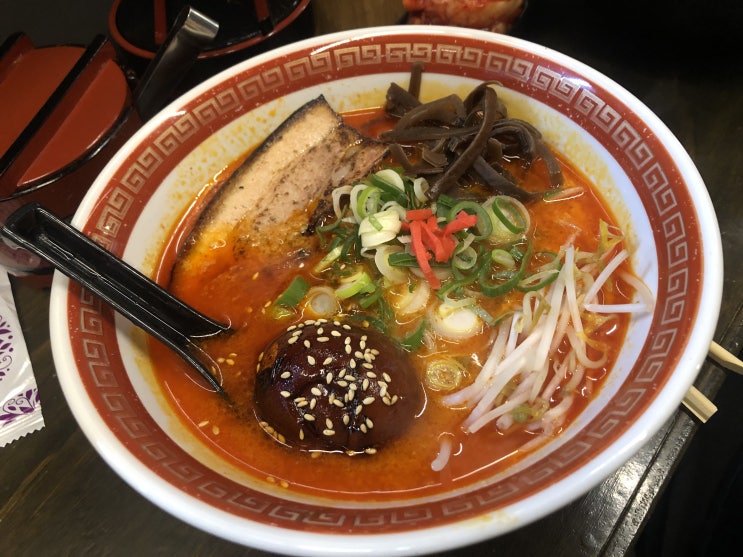 홍대신촌 돈코츠라멘 추천맛집 이츠모라멘