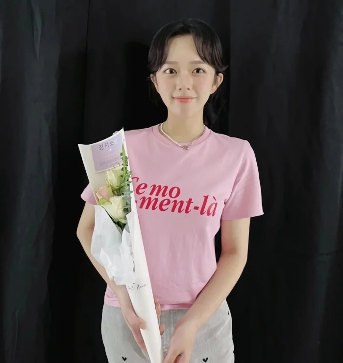 '더 글로리' 정지소, 미친 연기력으로 송혜교 눈물 흘리게 만들었다는 99년생 배우 '더 글로리' 정지소, 미친 연기력으로 송혜교 눈물 흘리게 만들었다는 99년생 배우