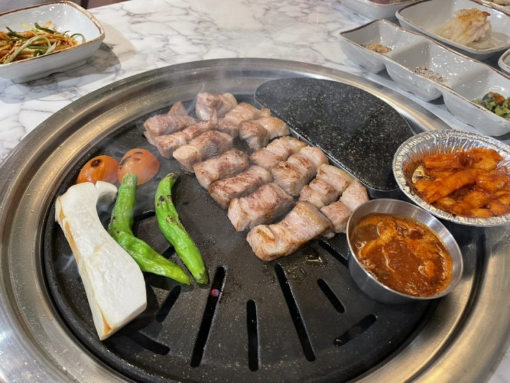  부산 수영 돼지고기 육즙이 살아있는 맛집 육미돈